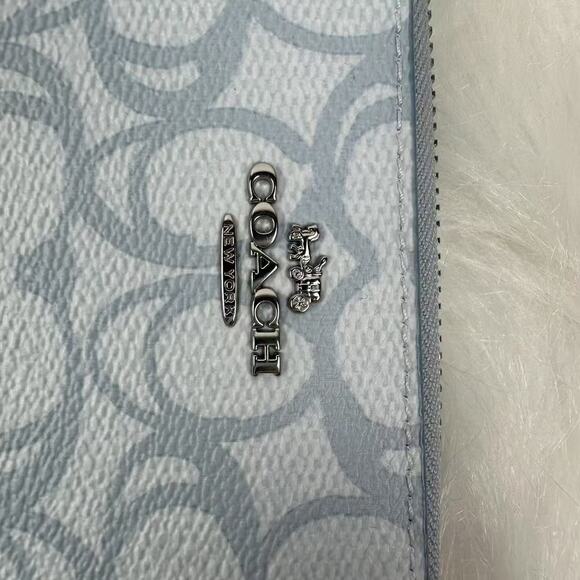 Coach Long Zip Around Wallet In Sketch Signature Canvas In Ice Blue CBO02 NWT - Picture 5 of 6
